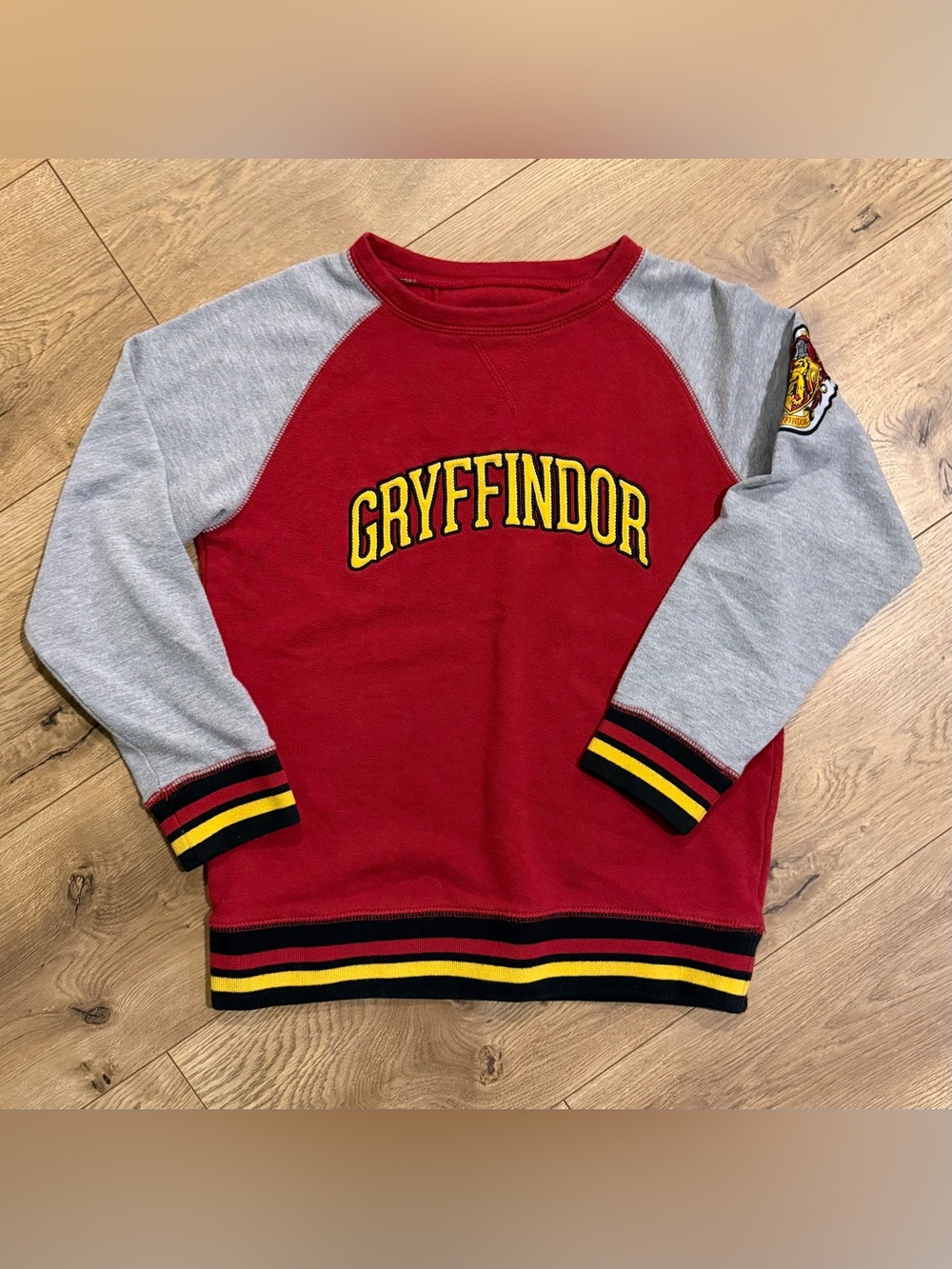 Universal Studios Harry Potter Gryffindor Varsity Raglan Sweatshirt Kids Size L